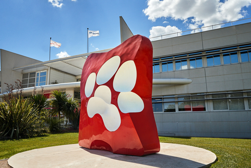 Campus statue The Footprint of a passion  (Royal Canin Headquarters)_693400.jpg